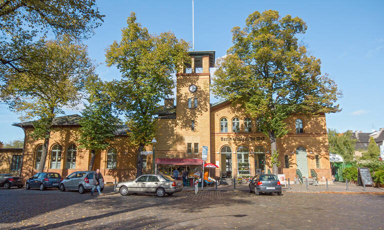Die Umbauarbeiten machen den Platz fußgängerfreundlicher.