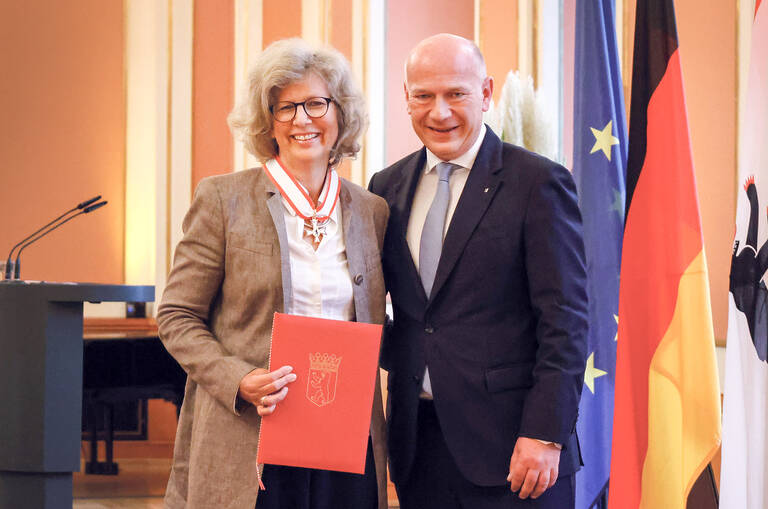 Alexandra Knauer und der Berliner Regierende Bürgermeister Kai Wegner. Foto: KNAUER