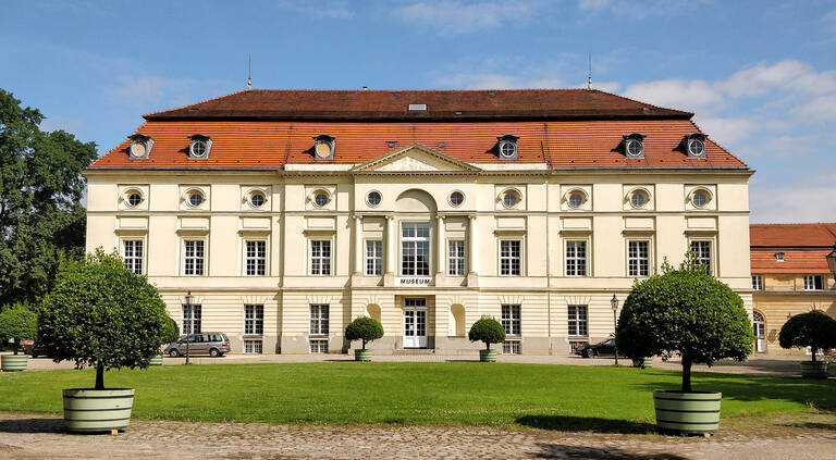 Theaterbau des Schlosses Charlottenburg vor der Sanierung.