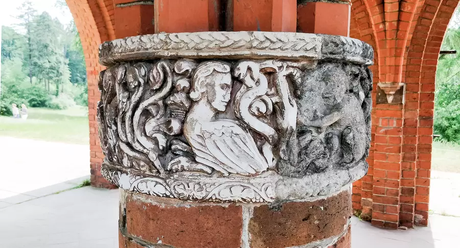 Adlern und Affen