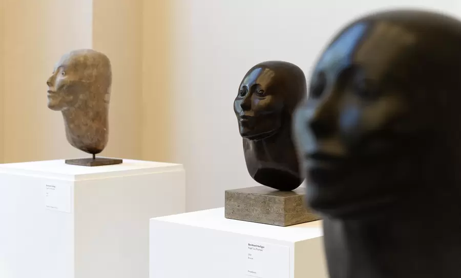 Bernhard Heiliger, „Kopf Lix Piontek“, 1950, Ausführungen in Gips und Bronze.  Foto: Peter Oliver Wolff