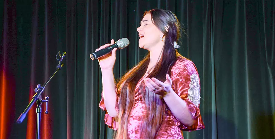 Rosalinda – Gewinnerin der ersten Talentshow für Sinti und Roma. Foto: Hildegard Lagrenne Stiftung