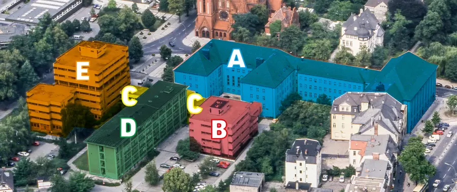 Die fünf Gebäudeteile des Rathauses Zehlendorf. Foto: Archiv HVZ