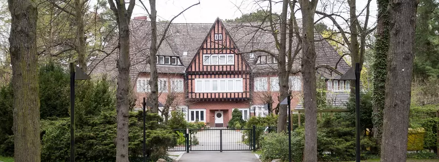 Das Haus Freudenberg wurde nach Plänen von Herrmann Muthesius erbaut.