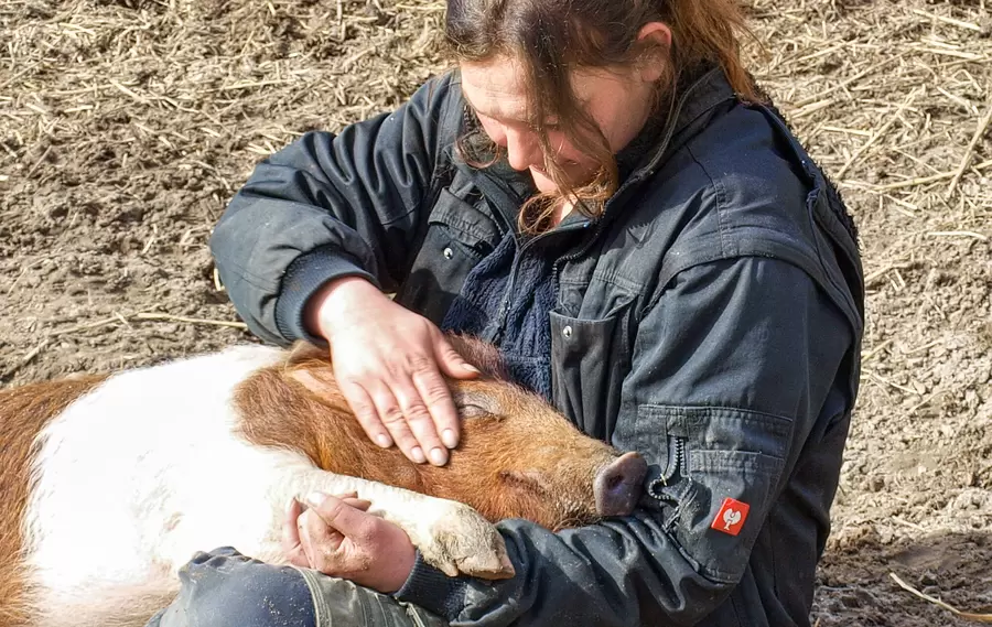 Gunnar mit Pflegerin Cella.