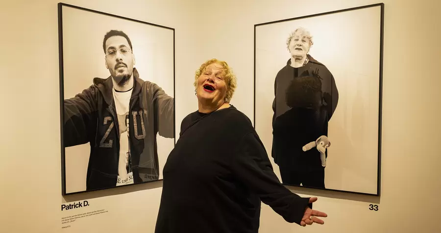 Margot D., im Bilde, und nicht wegzudenken aus Schöneberg. Foto: Prisca Martaguet