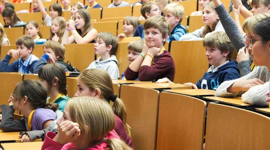 Kleine „Studierende“ – Weltrettende von morgen ? Foto: Bernd Wannenmacher / FU Berlin