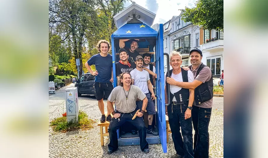 Umzug gelungen dank Profi-Team vom Sägewerk Grunewald. Foto: Becker