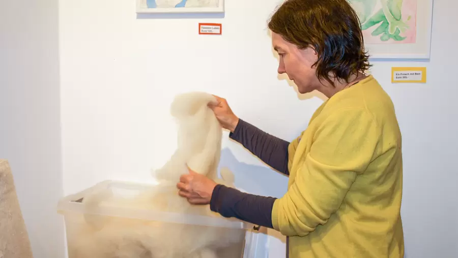 Biologische Schafwolle für das „Innenleben“ der Kuscheltiere.